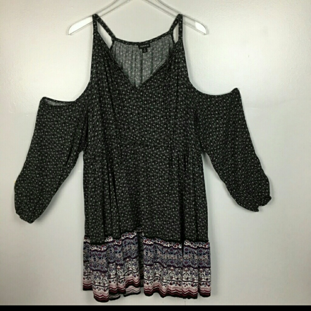 Torrid black/white cold shoulder dress